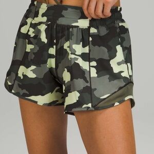 Lululemon Hotty Hot 2.5 Tall Size 6